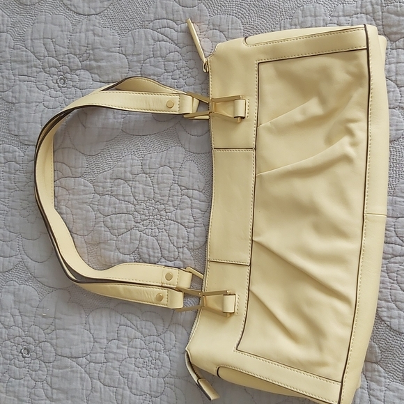 Calvin Klein butter colored shoulder bag - Picture 1 of 6